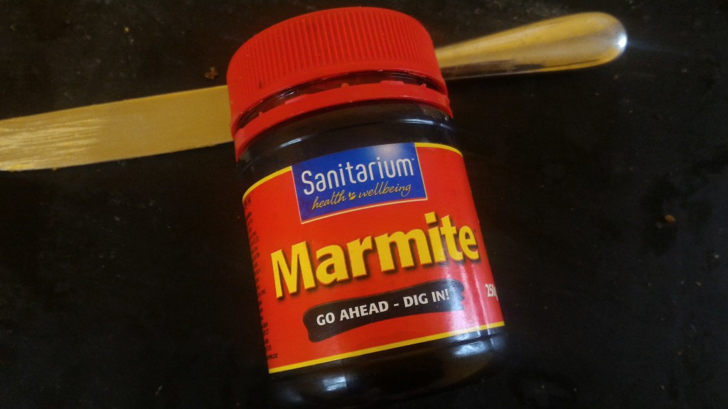 イギリス初の発酵食品】ニュージーランドでマーマイトを試してみた！ - まだ殻に閉じこもっているの？